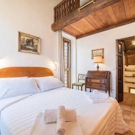 Apartment Ruhige Daecher Im Herzen Von Rom